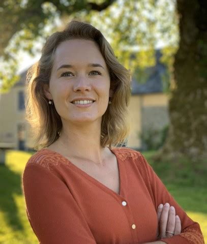 featured fellow iris de rode   david center   american