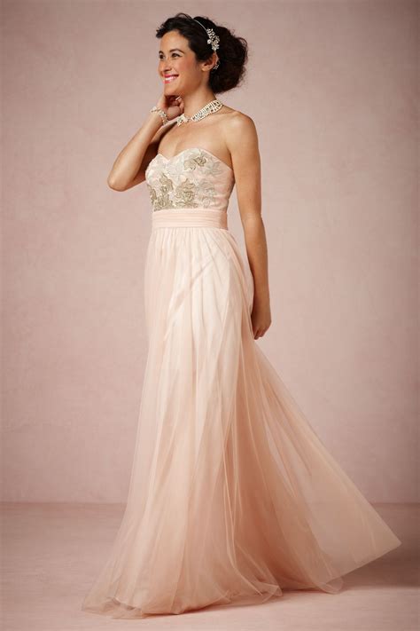 20 Unconventional Wedding Dresses for the Modern Bride | Unconventional
