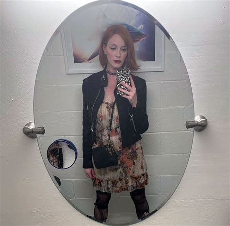 Christina Hendricks Nude LEAKED Pics & Sex Scenes - Scandal Planet