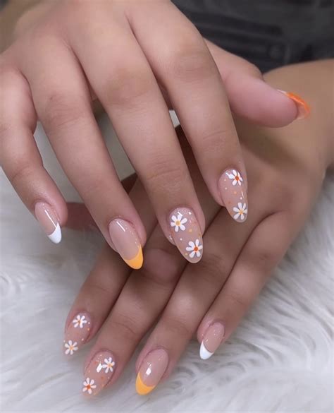 40+ Fun Summer Nail Designs - ♡ July Blossom