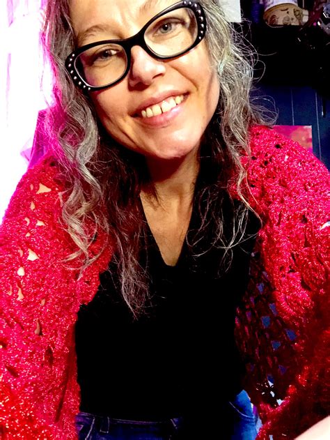 Heather Hunter Johnson on Twitter: "@yarnintomagic Messy hair don’t