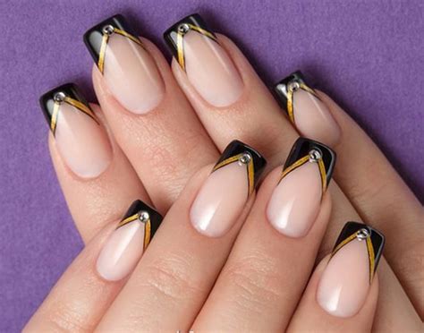 20 Stylish Black Dress Nail Ideas