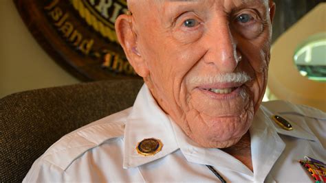 Tom Pechacek, WWII POW, dies at age 98; he was captured at Wake Island