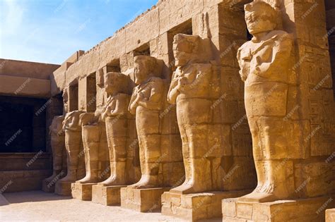 Escultura Mais Famosa Do Egito - Templo de Karnak, esculturas colossais do antigo Egito no vale do Nilo ...