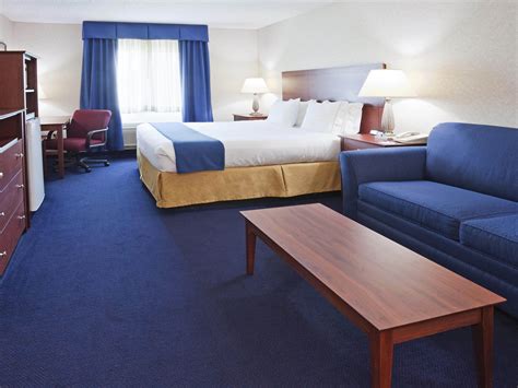 Deforest Hotel near Madison, WI | Holiday Inn Express Deforest (Madison