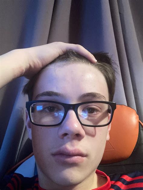 Is My forehead way to big 2 get a buzz cut? : r/malehairadvice