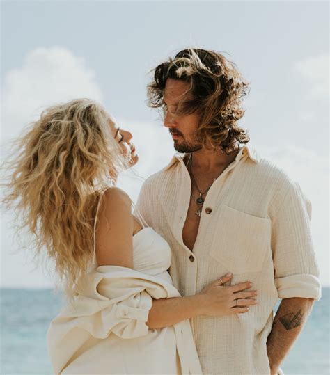 Morning Oahu Hawaii Beach Couples Shoot. Oahu Beach Shoot. Julia
