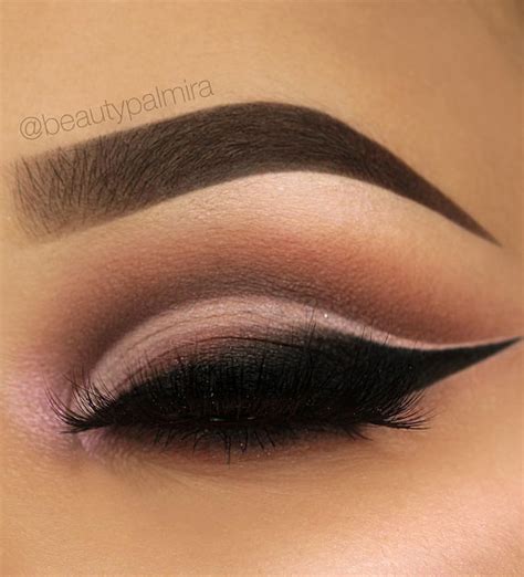 65 Pretty Eye Makeup Looks : smoked wing eyeliner