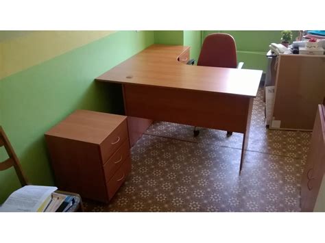Купить Угловое рабочее место для персонала- вишня в каталоге офисной ...