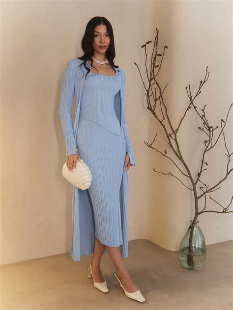 Трикотажный топ с асимметричным краем :: LICHI - Online fashion store