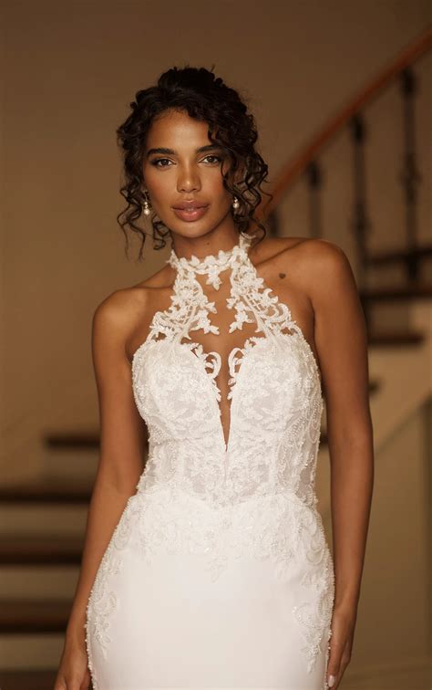 Sleek, Stylish Wedding Dress with Elevated Halter Neck