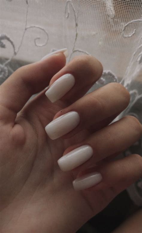 Белый маникюр. Однотон. Білі нігті. Кокосовий нюд | Nails, Beauty