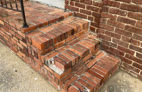 Get brick stairs repair in Chicago. Fix mortar, repoint