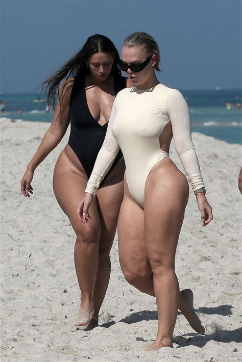 Bianca Elouise and YesJulz - Beach in Miami 02/22/2022 • CelebMafia