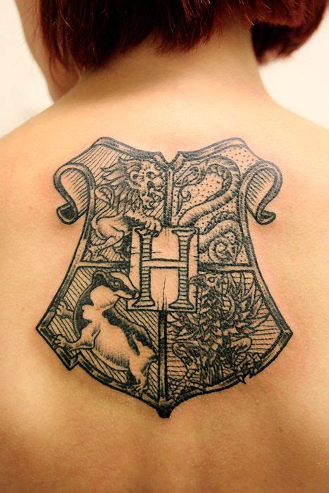 harry potter hogwarts crest tattoo