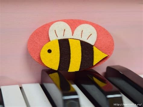 Веселые детские заколочки из фетра