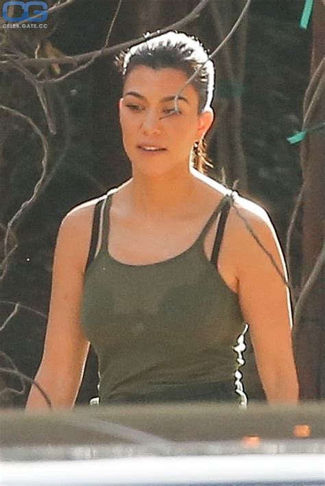 kourtney kardashian leaks