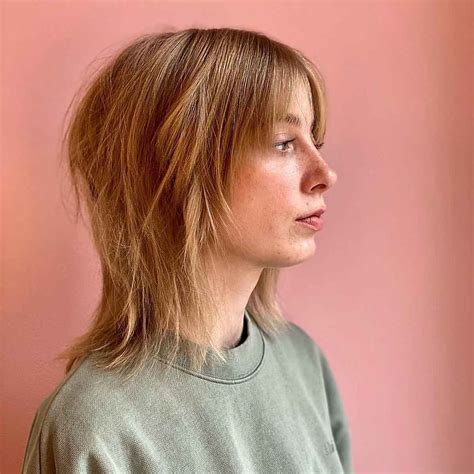 25 Awesome Wolf Cuts for Medium-Length Hair