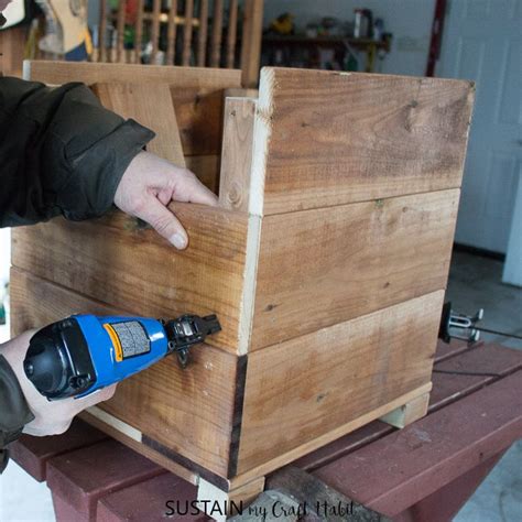 Wooden DIY Planter Box | Diy wooden planters, Diy planter box, Diy wood ...