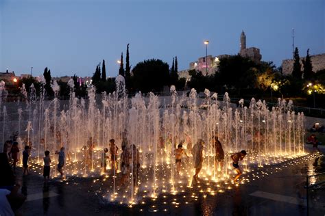 Ισραήλ: Διαλύει την χώρα ο καύσωνας - Φτάνει τους 50 βαθμούς η θερμοκρασία!