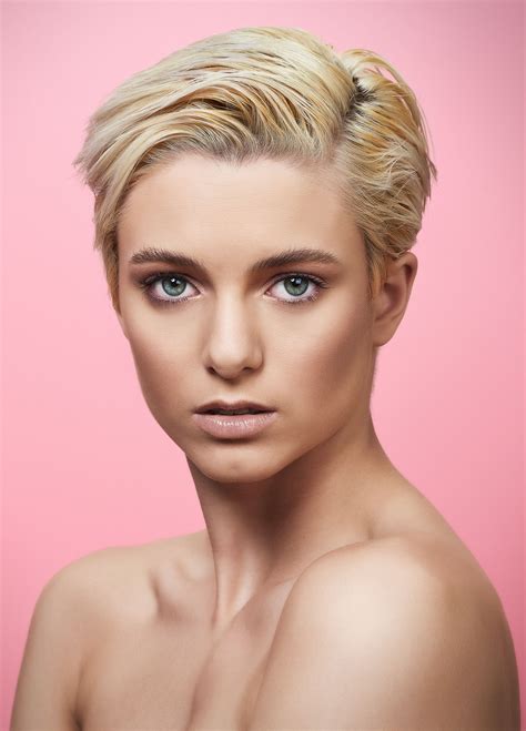 #Beauty #model #makeup #blonde #hair | Nude makeup, Blonde hair, Blonde