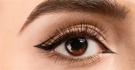 MASTER How to Do Fox Eyeliner (Tips For Every Eyeshape)