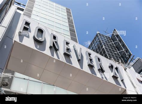 Forever 21; Shibuya, Tokyo, Japan Stock Photo - Alamy