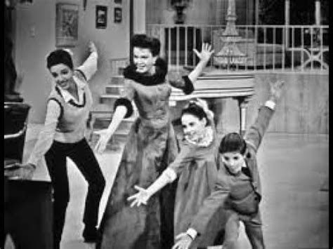 Judy Garland Christmas Special (1963) old commercials included - YouTube