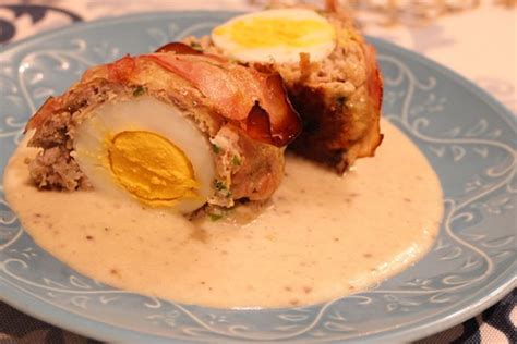 Минирулца от кайма с гъбен сос