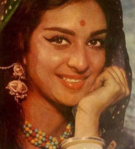 Vintage Bollywood, Vintage Icons, Indian Film Actress, Action Poses ...