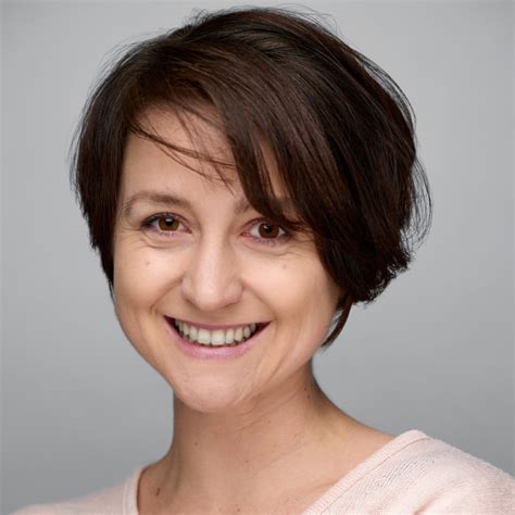 Nikola Valová - ACTORSMAP