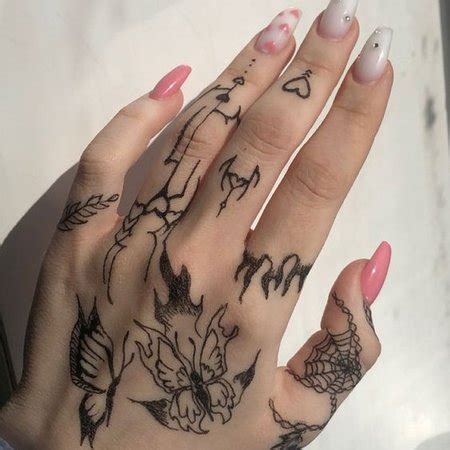 Тату на пальце: тренды для девушек | VeAn Tattoo