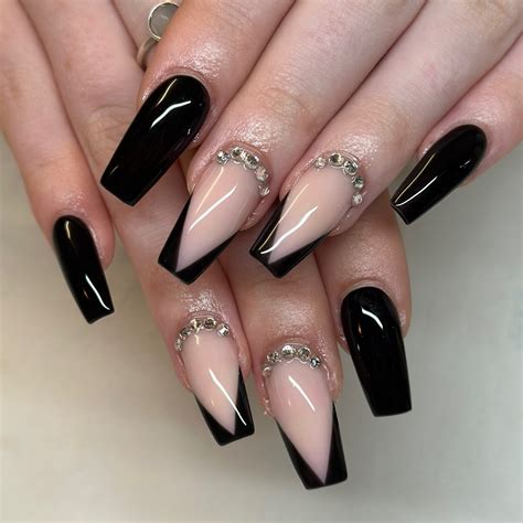 UK NAILS SALONS