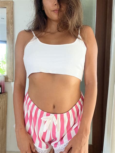 How does my belly look? 😊 : r/midriff