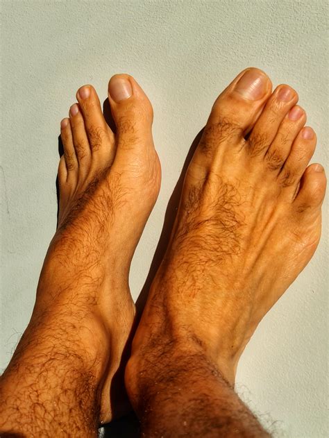 I'm [32] and have big hairy feet... does that qualify me as a "dad"? 😋