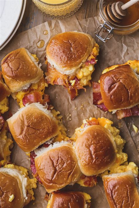 Hawaiian Roll Breakfast Sliders - The Epicurean Mouse