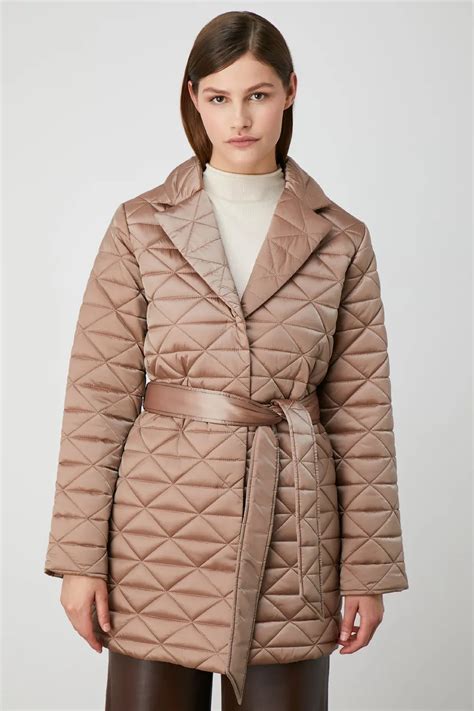 Стеганая куртка с поясом SnowQueen_collection 667036003 цены в Москве ...