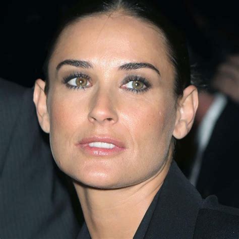10 Most Notable Celebrities With Hazel Eyes - Luxe Lenses