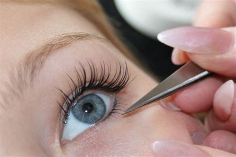 Semi Permanent Eyelashes