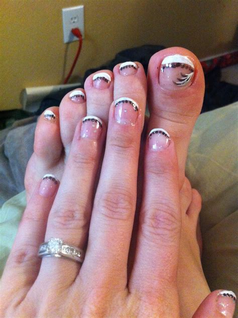 Black and white French manicure | French manicure, Health and beauty ...