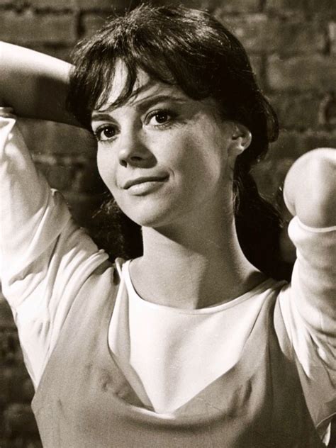 West Side Story candid. | Natalie wood, Natalia wood, Natalie