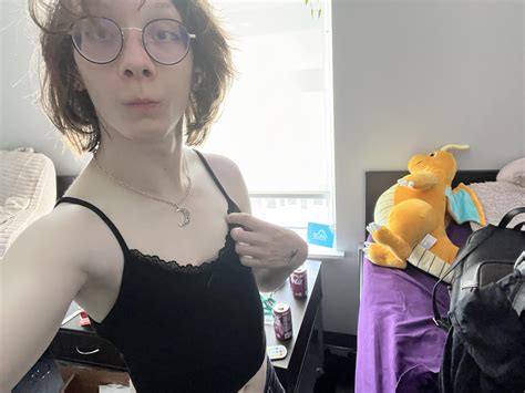 Goon to an 18 trans girl : r/GOONED