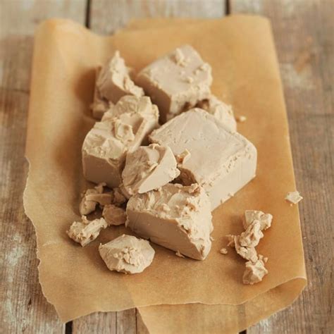 Соотношение веса сухих и свежих, сырых дрожжей: таблица | Feta cheese ...