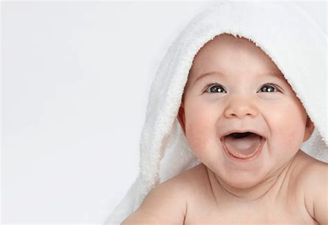 membuatkan bayi gembira  senyum   ziana eunos