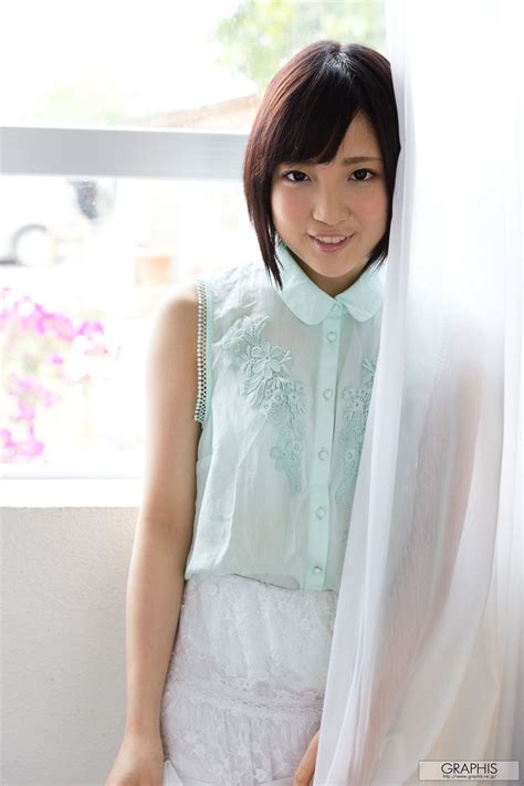 Umi Hirose [Graphis] First Gravure Photo Gallery - V2PH