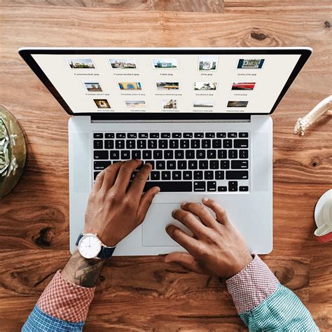 A Simple & Approachable Guide to Organizing Your Photos