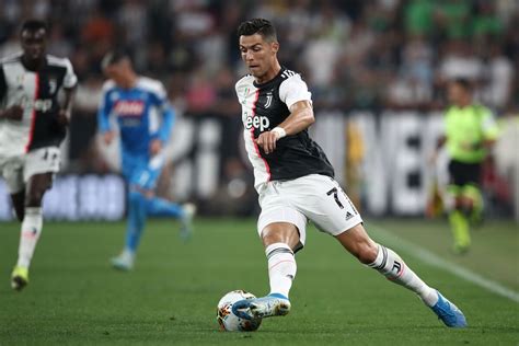 Cristiano Ronaldo Gets 162 Million Euros From Nike Deal: Spiegel ...