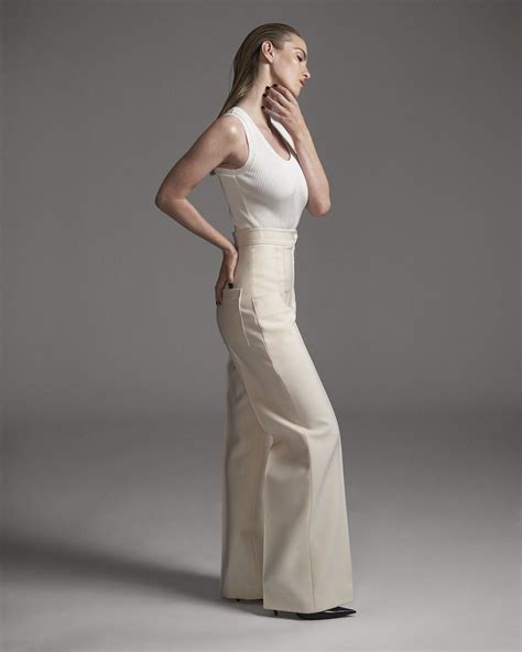 Betty Gilpin Sexy by Erik Lee Snyder in V Magazine (7 Photos) | #The