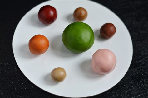 Девочка из мастики