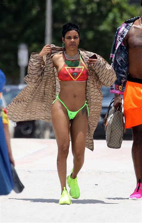 Teyana Taylor in Bikini - Beach in Miami 07/04/2019 • CelebMafia